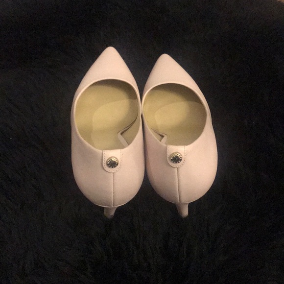 Michael Kors Dorothy Flex Pump - Picture 2 of 6